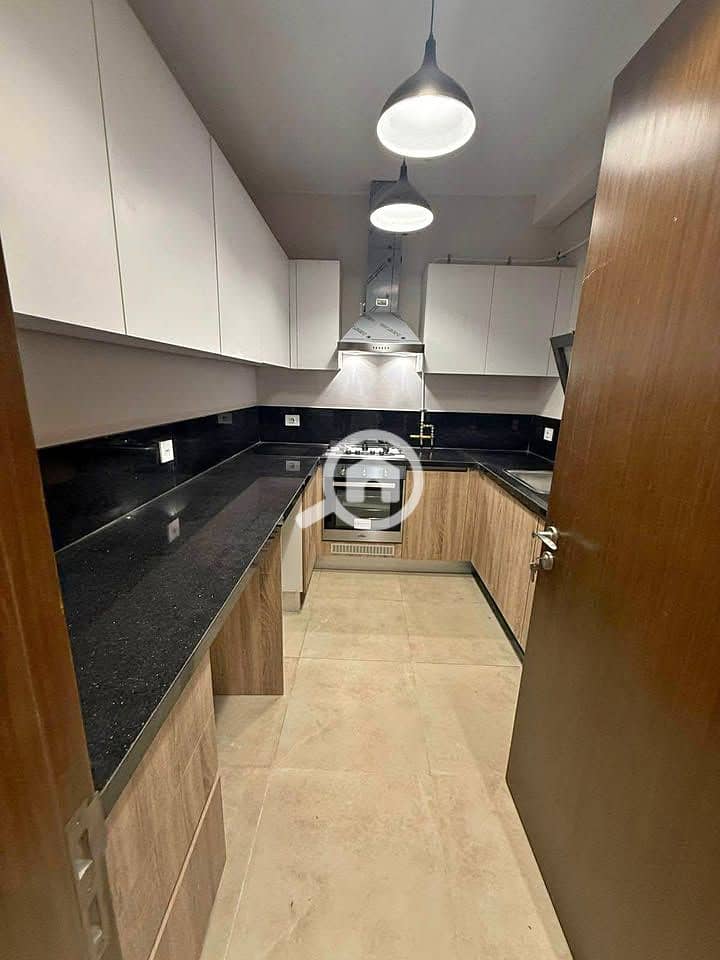 6 dsgrdysrtjyrdy. jpg