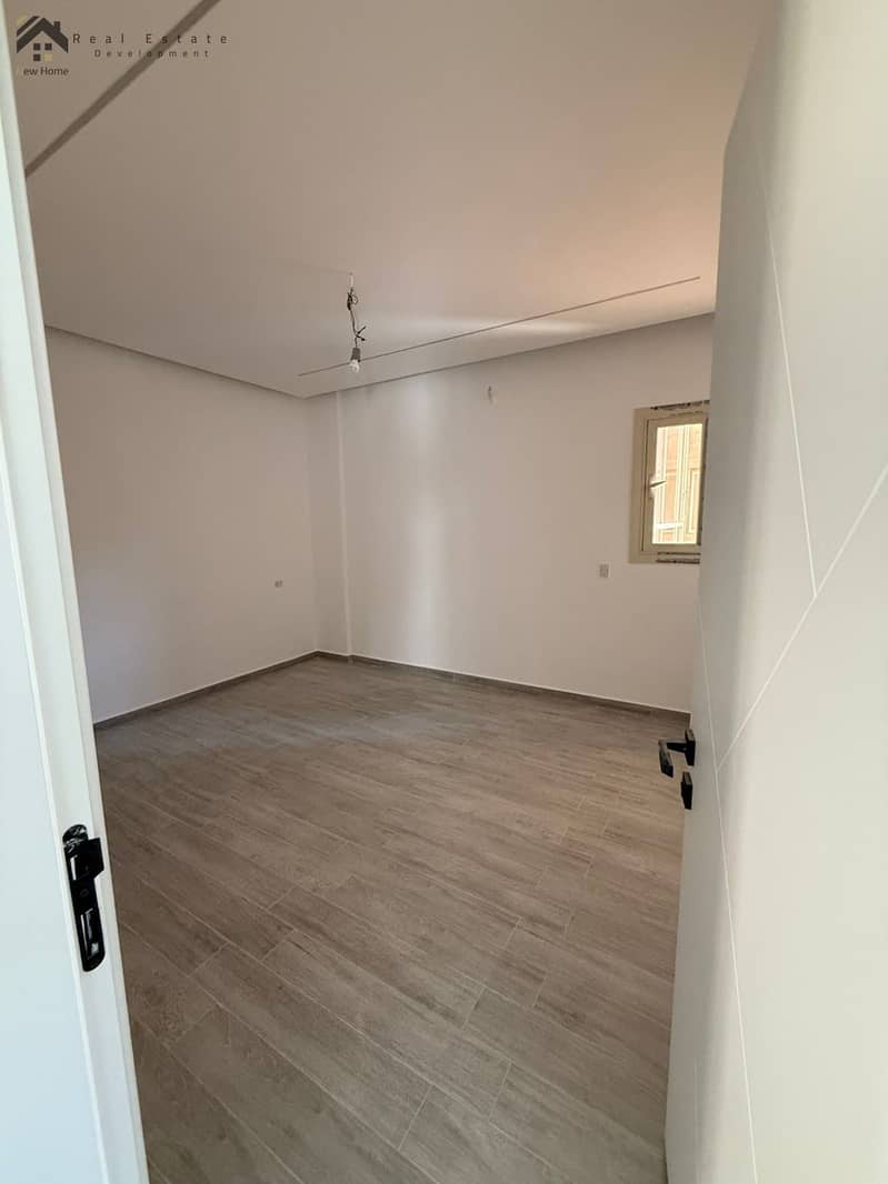 3 WhatsApp Image 2025-12-21 at 14.20. 02_b587d872. jpg