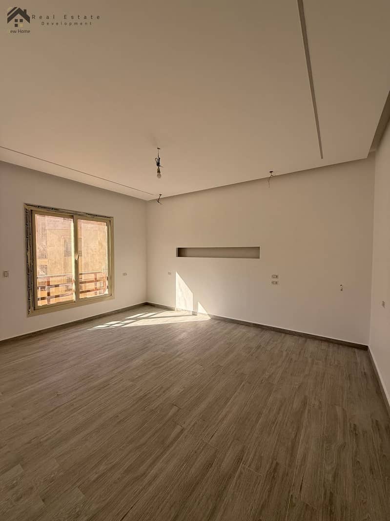 12 WhatsApp Image 2025-12-21 at 14.20. 04_421bcb49. jpg