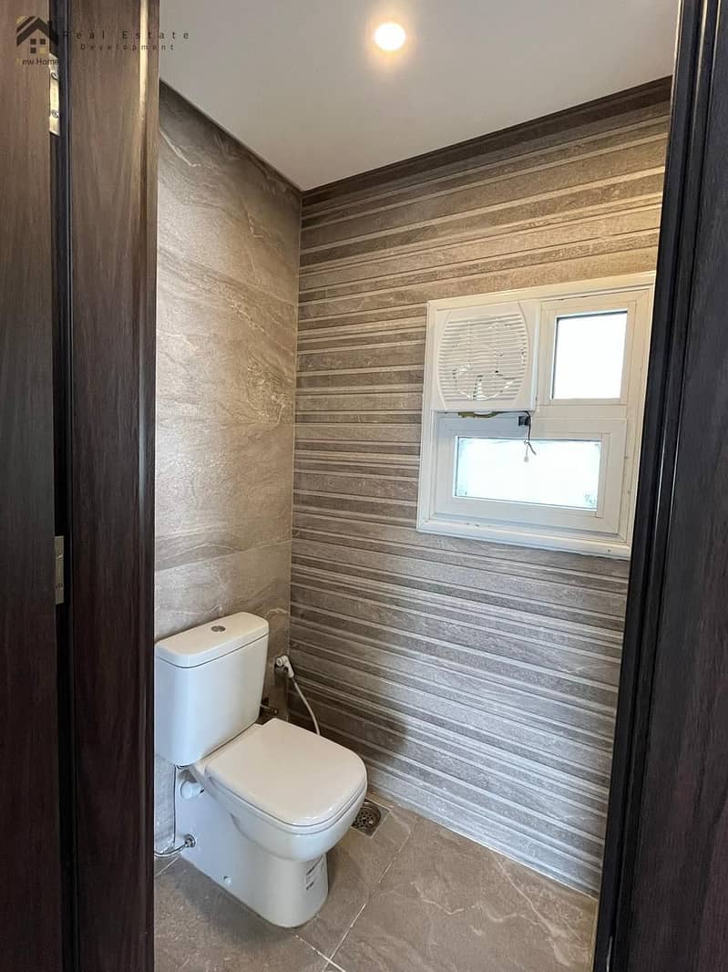 4 WhatsApp Image 2025-12-21 at 14.47. 49_1ca39d4d. jpg