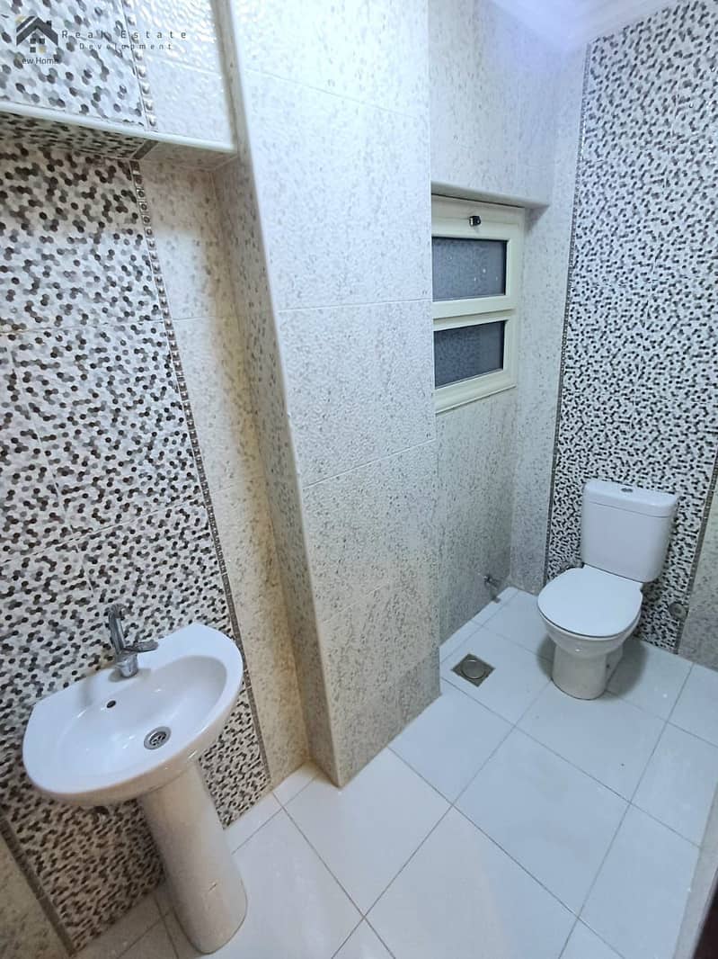 8 WhatsApp Image 2025-12-21 at 14.39. 25_62edcc4f. jpg