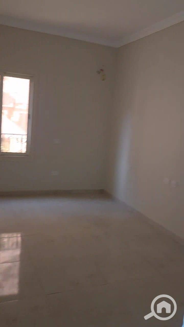 4 WhatsApp Image 2025-12-21 at 21.50. 12 (1). jpeg