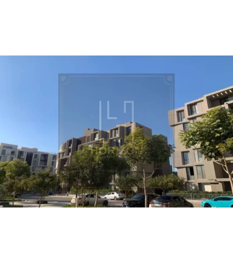 8 8420437-93cc6o. jpg