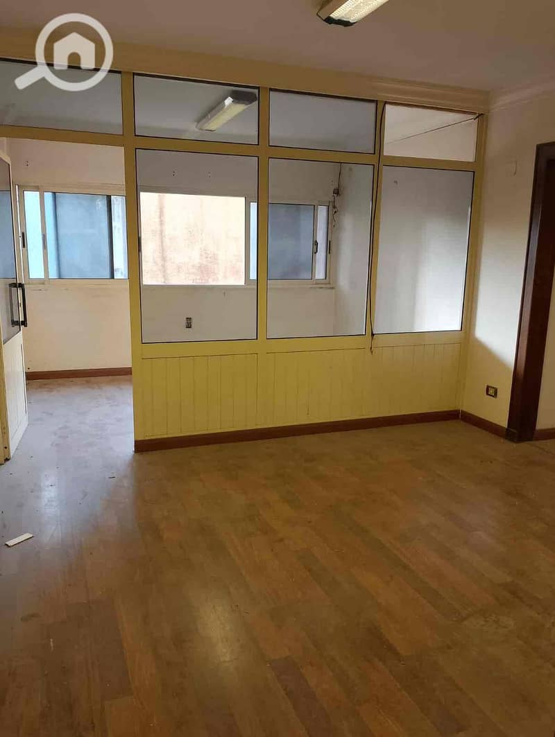 5 0d034b8a-cfe0-4e81-994a-4e7b7b6ada00. jpg