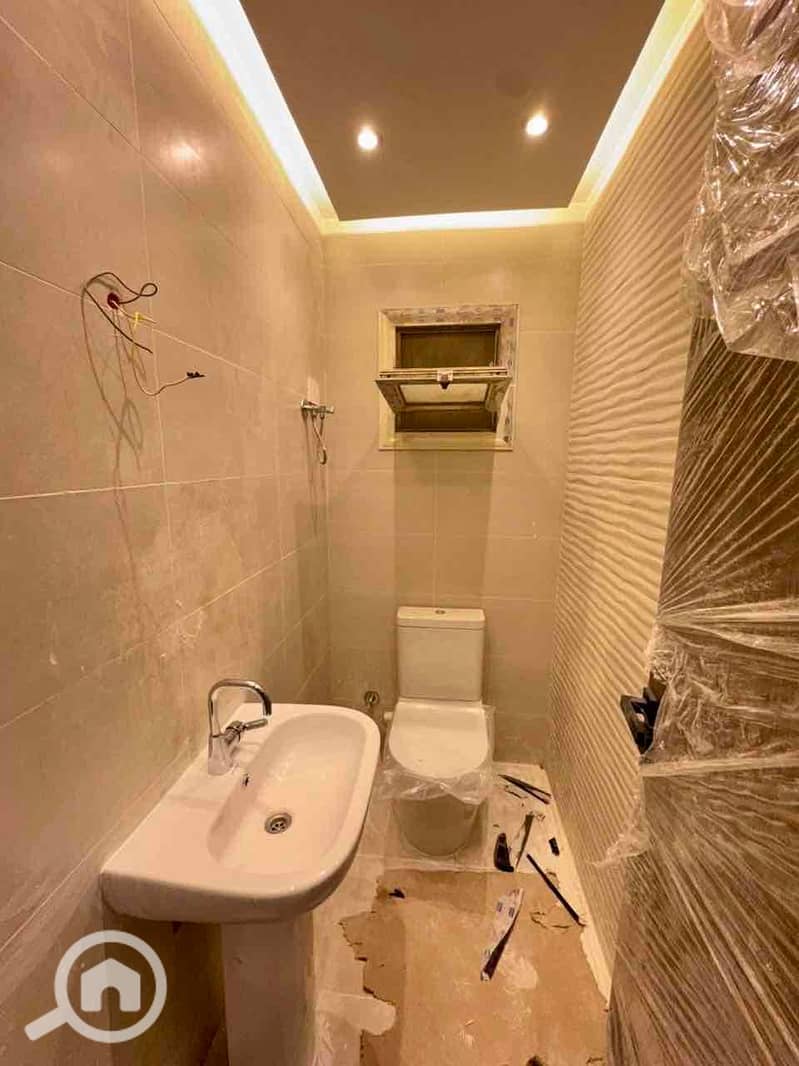 8 9fad79a3-6f4c-4969-a5ad-3b465a5e861e. jpg