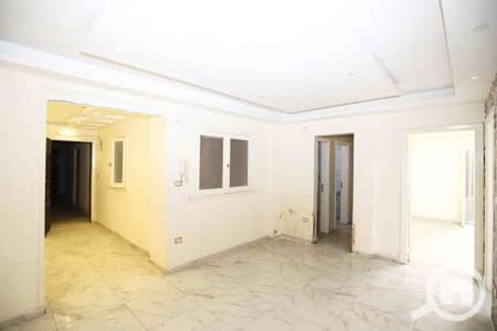 Office for Rent in Gianaclis, Alexandria - 640b91bd-7a19-41bd-91a4-427b5db6a6f8. jpg