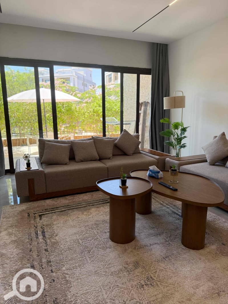 3 86f203d1-8a1e-433b-aa75-b2404ce085f8. jpg