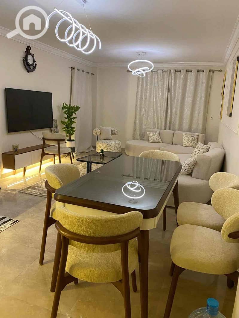 5 7d5dfd17-1f29-4f20-8eac-2a71b3e65429. jpg