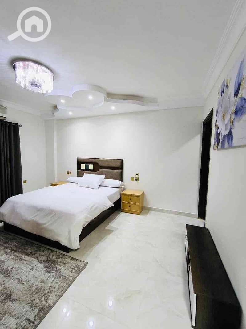 12 d8e2002a-fdb5-42a2-907c-e4cbfaa99ead. jpg