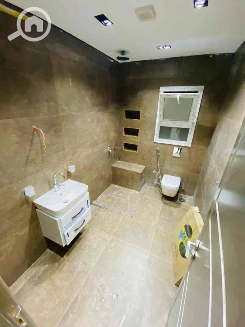 12 b82c311c-d161-4ae7-b207-6a21e26efdb5. jpg