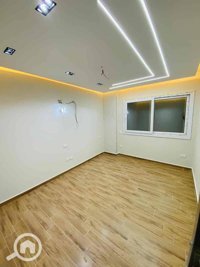 13 9c44fa30-a40f-4139-9aaa-98dc6d12c1ba. jpg