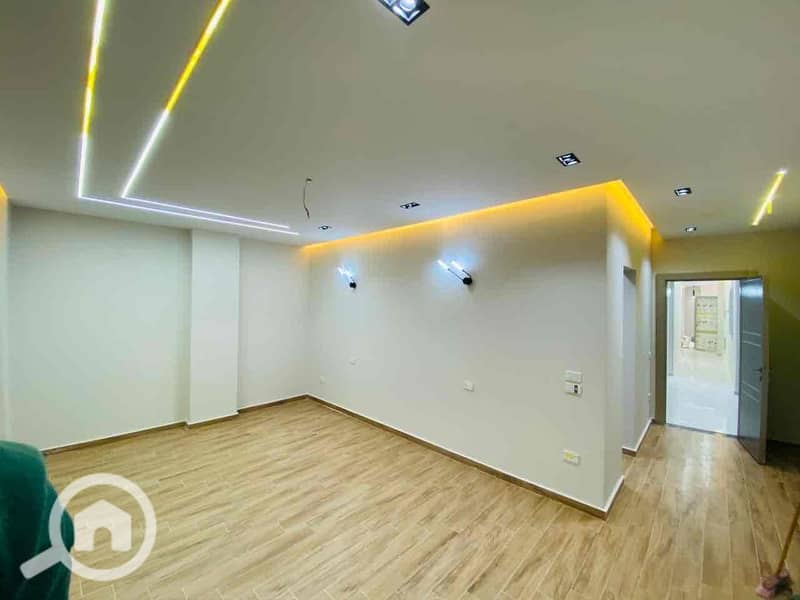 18 077a9e9b-0b44-4ef9-8b2b-aae019e5b0a1. jpg