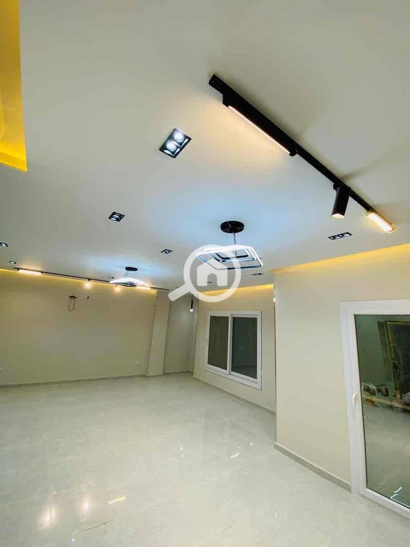 30 ca46f581-a4e5-48d1-aece-e262b84c6147. jpg