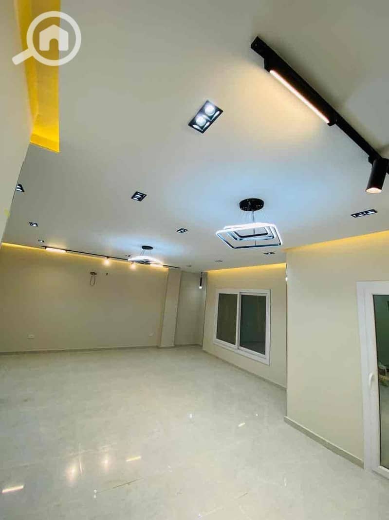 32 c080a04c-2113-4c7d-94bf-898b48ffa31a. jpg