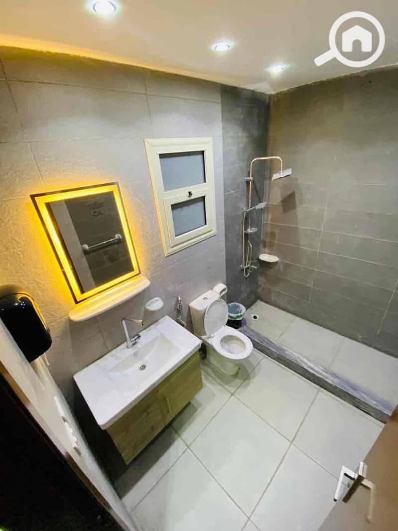 18 1d72f90c-59d7-48b9-ad3b-bcf2f9d08c81. jpg