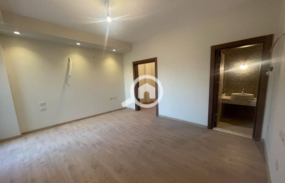 5 WhatsApp Image 2025-12-22 at 11.09. 06 AM. jpeg