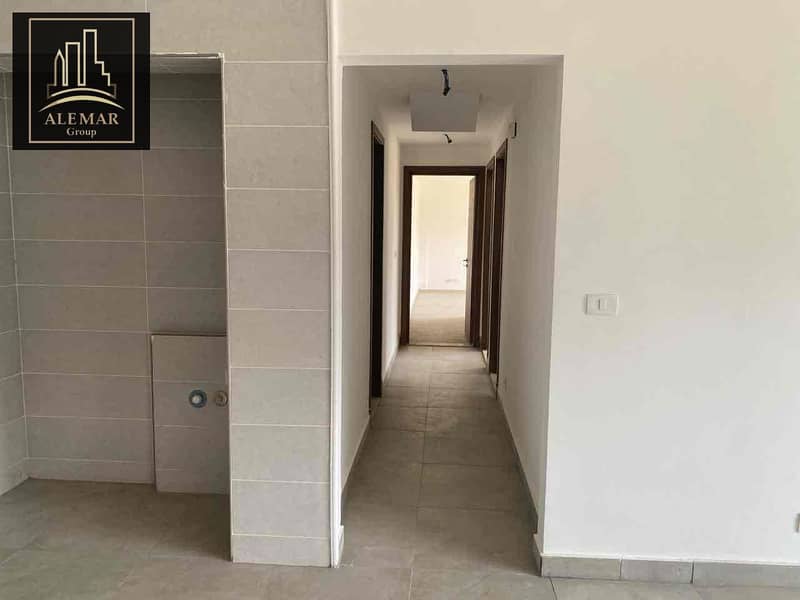 7 12c24bc0-fc41-41f3-8df3-0580c971ec7a. jpg