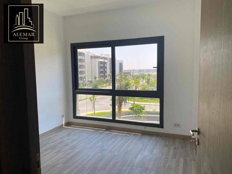 12 456e47b0-f89f-4a64-b17a-7489fe67ff5f. jpg