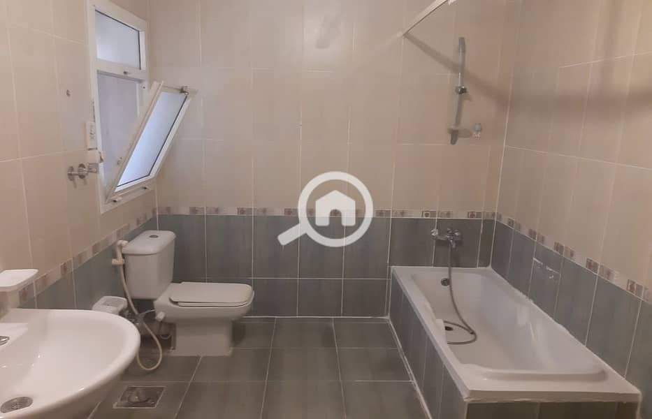 15 98febc8a-818c-4c12-8f60-79a4a3192595. jpg