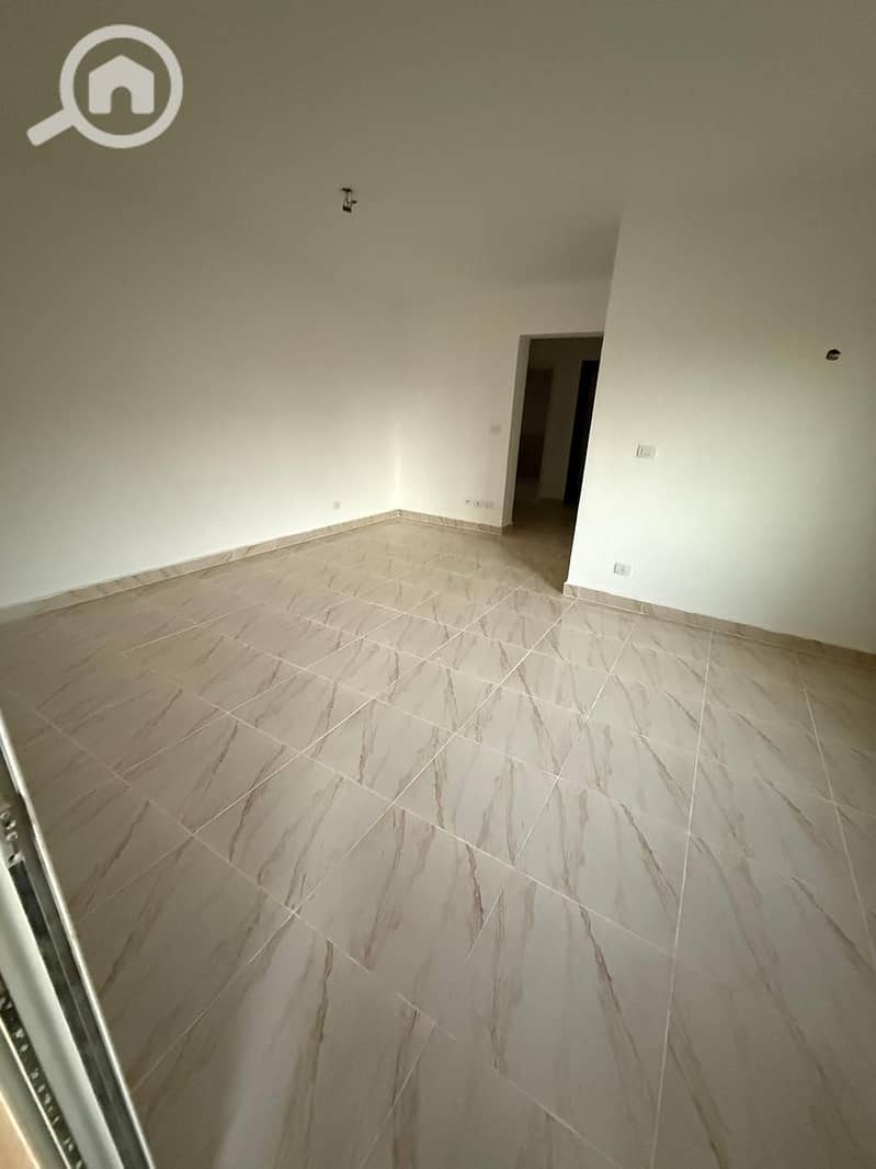 7 5794d267-b041-4496-bb59-2fa86ccad6ca. jpg