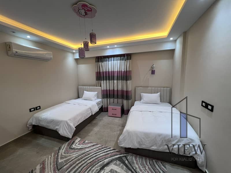 4 e8b36dcd-16bb-4ac5-9678-bb5f36b788ad. jpg