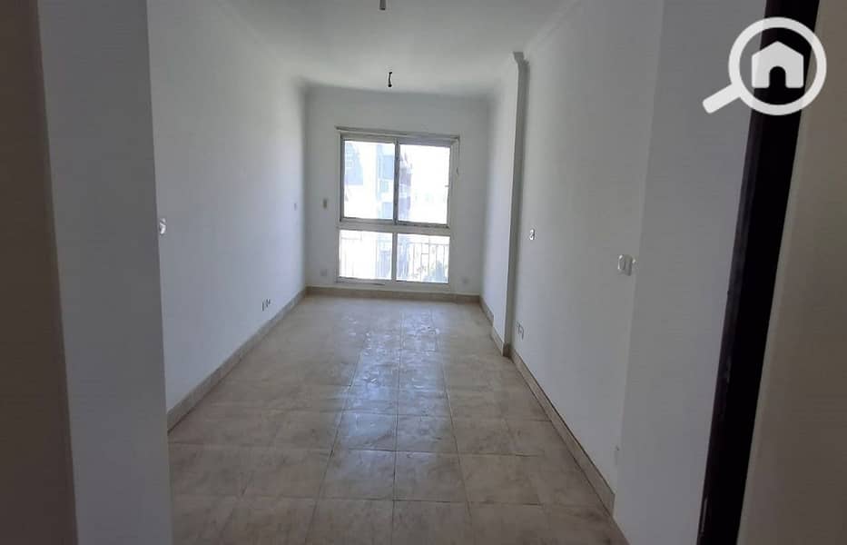 4 1a72e84a-acd9-4244-a90b-af9a3636269d. jpg