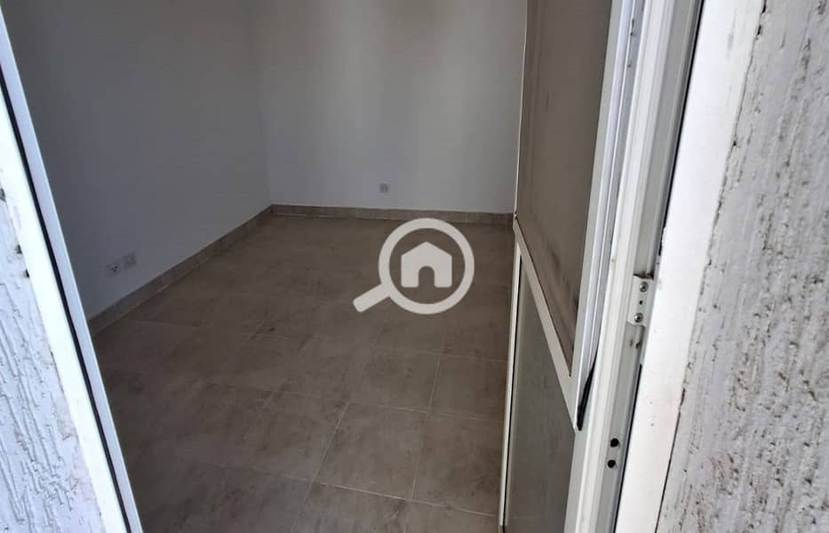 8 04c57d58-05fb-49fe-8680-7e786b6b5f89. jpg