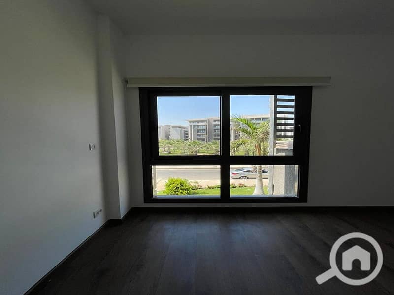 8 cb412e97-1089-494f-b290-81a390826f7a. jpg