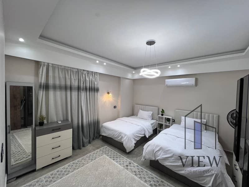 18 499cd692-cf2d-449e-b1d9-51e3f9d5f030. jpg