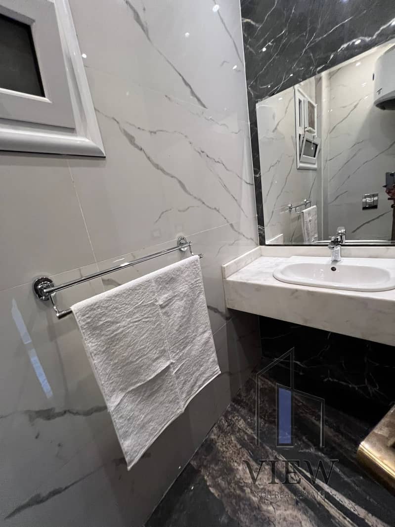 37 e1efacfc-58b4-4894-ac01-a46f3e95bf54. jpg