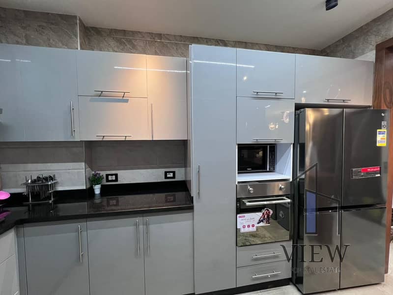 39 e9e37bb5-8002-494f-b684-3d0f1649ae6a. jpg