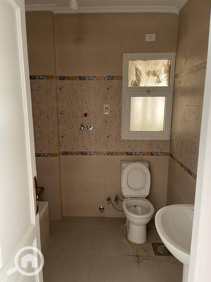 4 8656b0f8-a67c-4fb5-b431-3cbd31d2d088. jpg