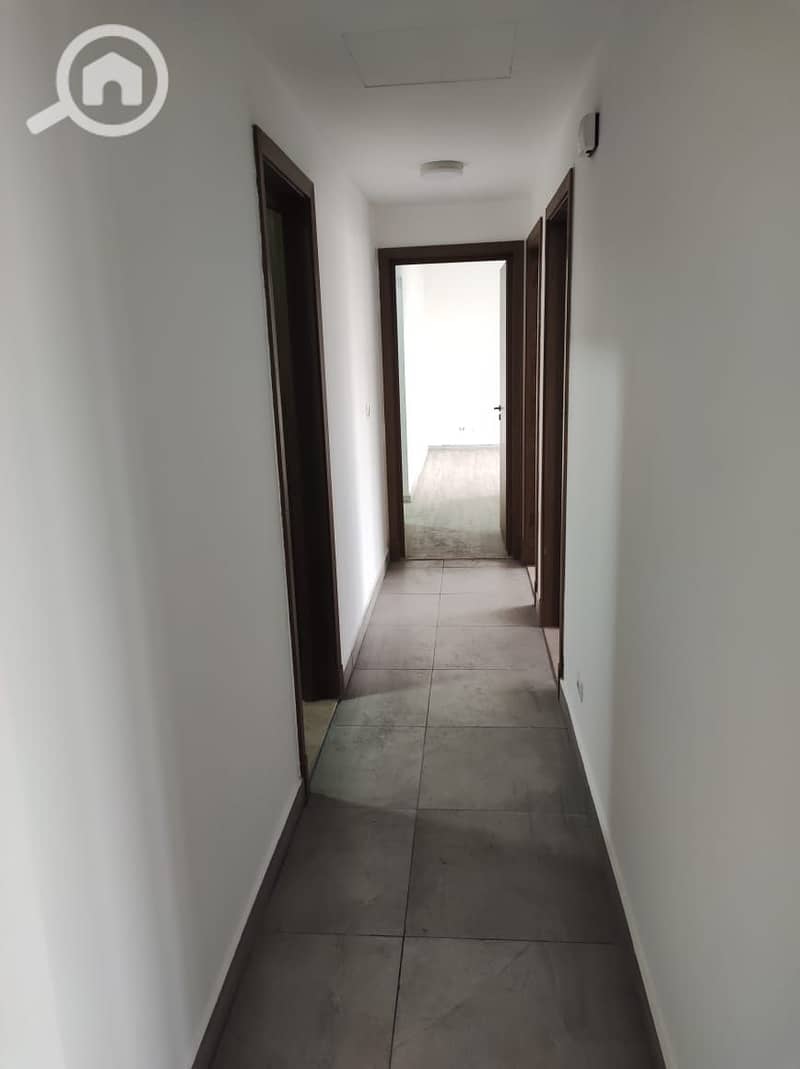 4 677002ab-b1d4-432e-ba21-861abed63ea6. jpeg