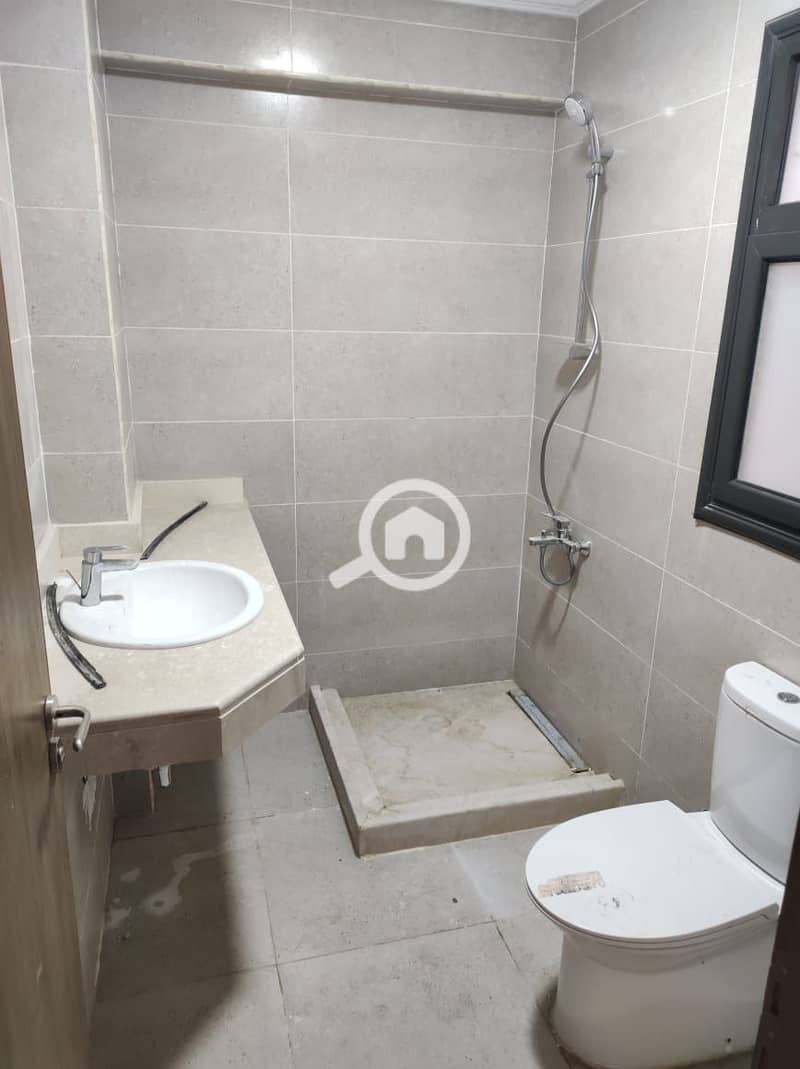 9 2af17fef-b3ea-4a7e-aa63-da335e858e71. jpeg