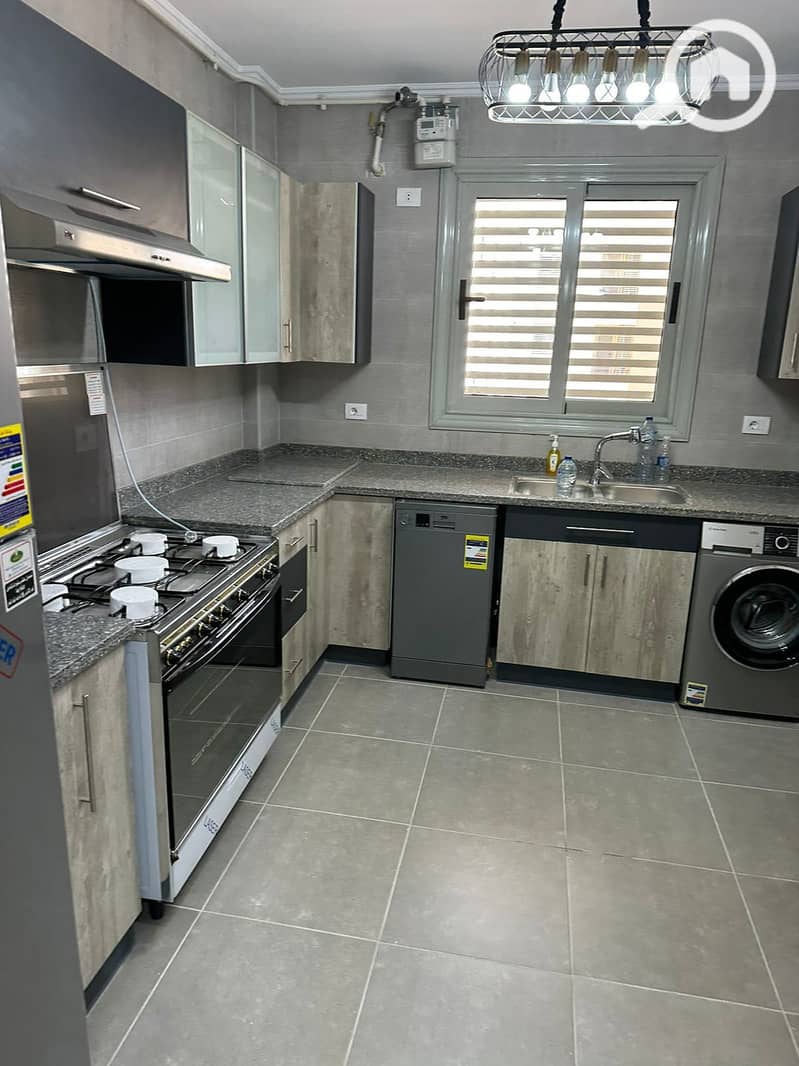 14 579089363_24941729585479895_6905130419017046391_n. jpg