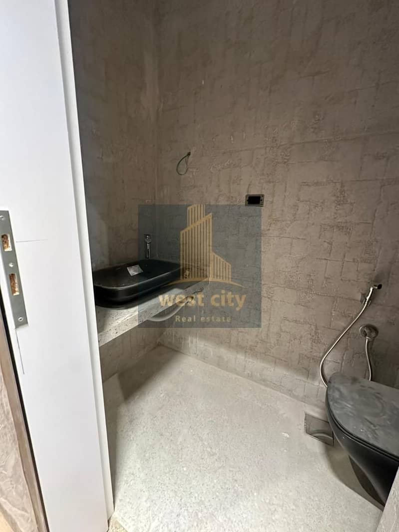 8 motion_photo_2145695283375734967. jpg