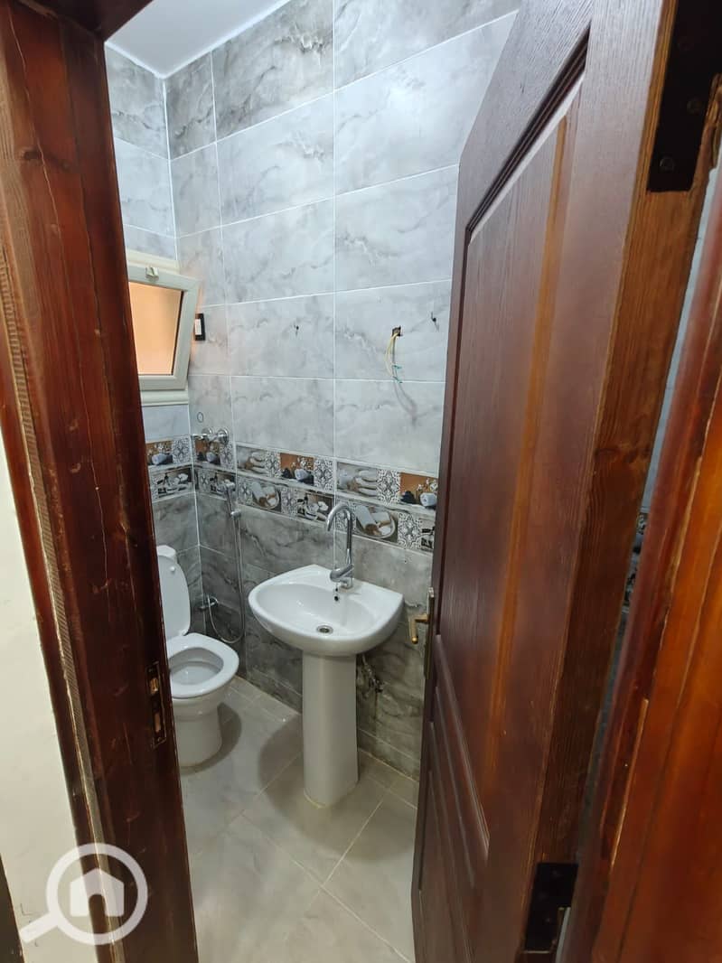 4 5e3cc1cb-4fee-43ca-8ec5-9bdcac814f9c. jpg