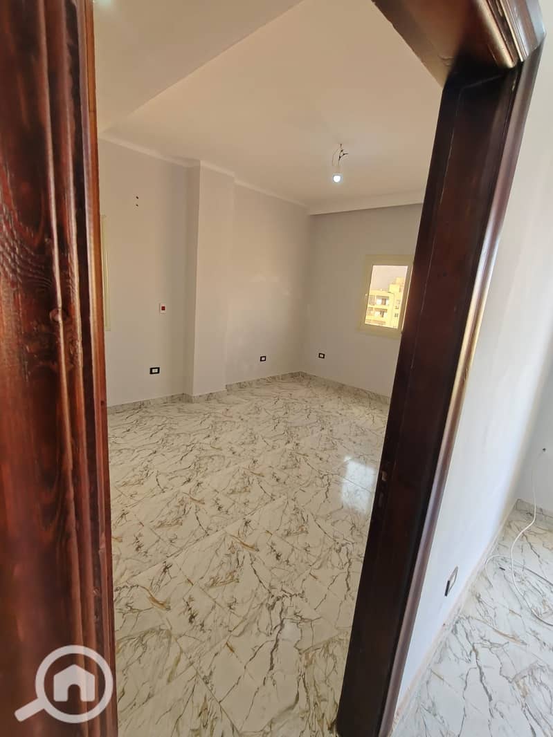 9 5795fdc3-c70e-43e5-8536-0a5f4a2a50f9. jpg