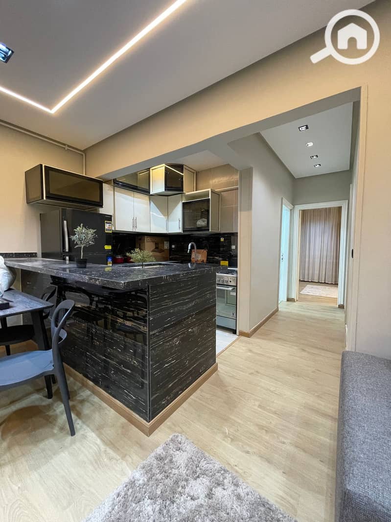 5 04593f2b-5f23-4ace-a252-0af94edda101. jpg