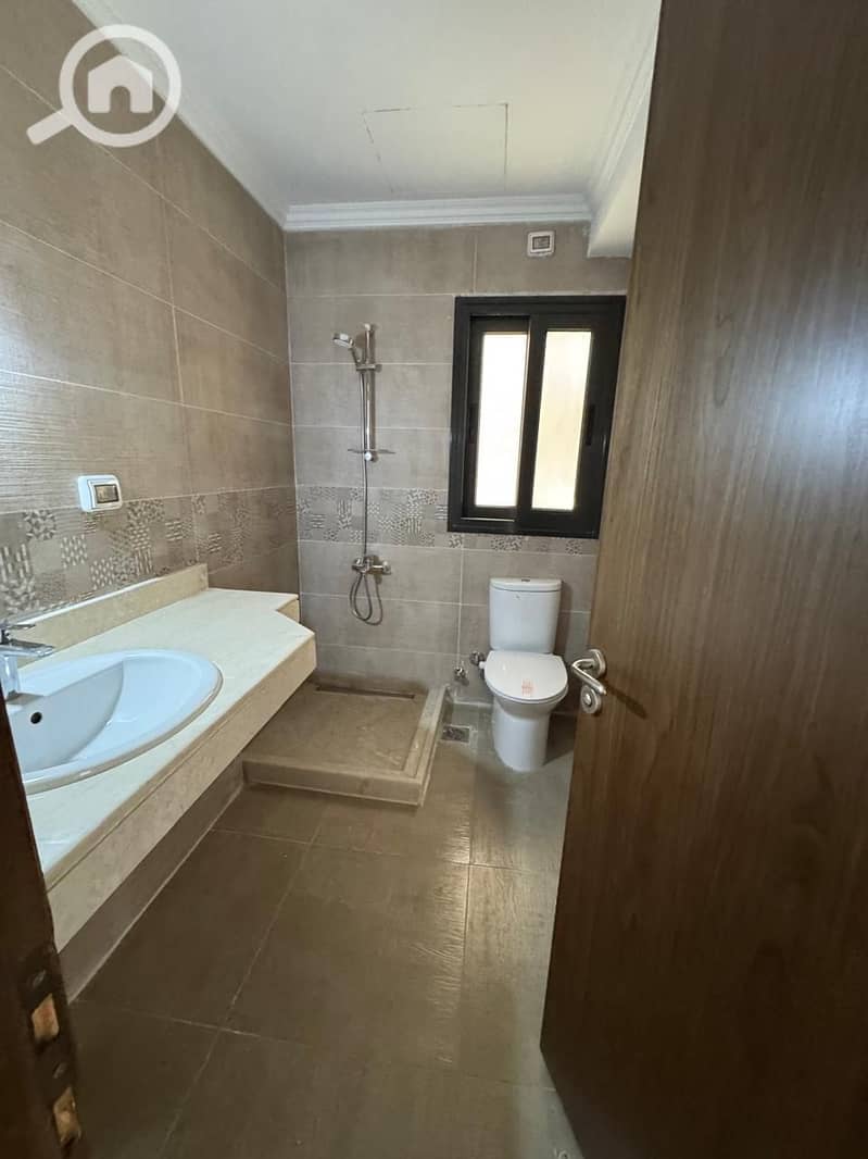 4 ea1dfbfd-8353-4015-9317-688802161b21. jpg