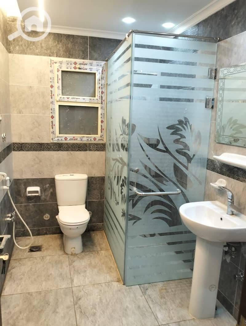 7 60fdf9ab-5354-42ee-ab06-669b989bf423. jpg