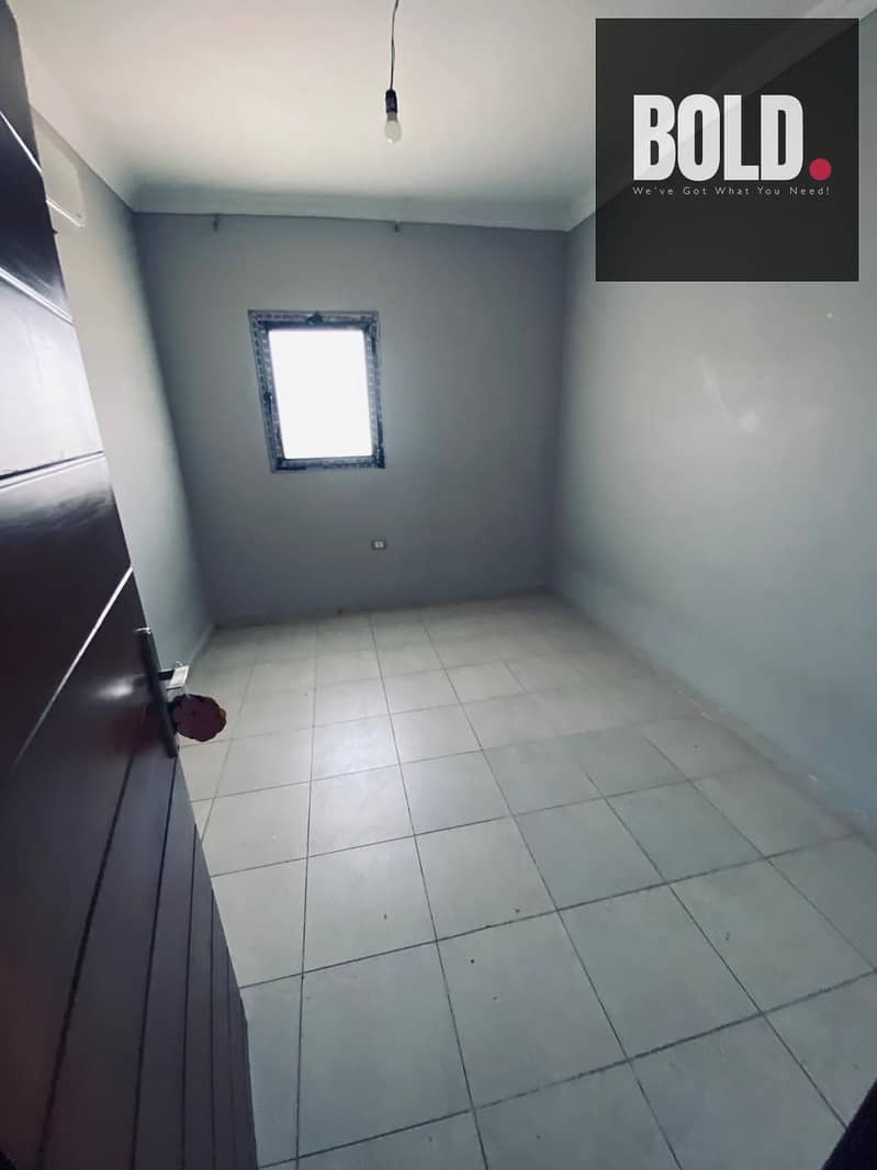 12 2161485e-7474-42f9-ad5c-42eed91e4fef. jpg