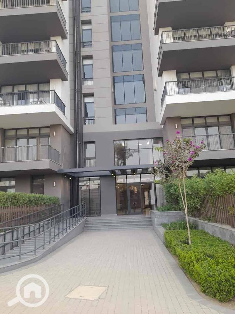 10 e315ef75-977d-46e1-9e45-14e2793cb4fb. jpg