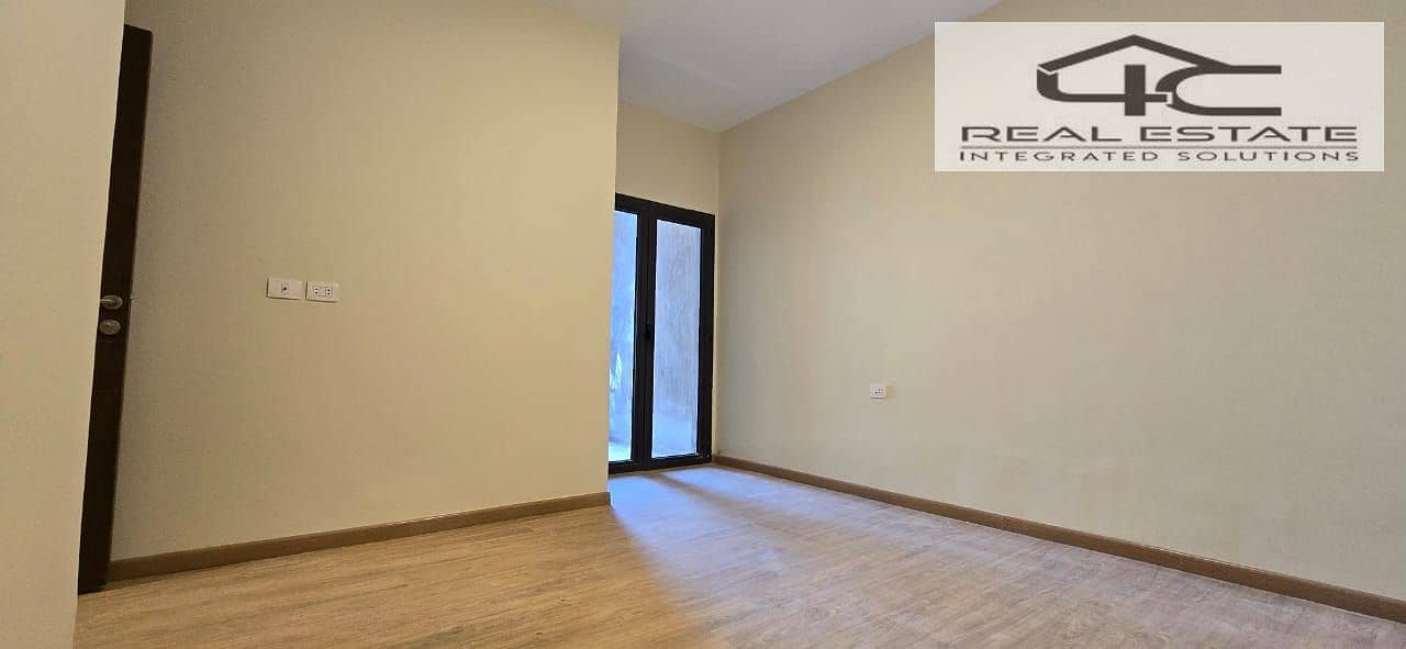 8 WhatsApp Image 2025-12-22 at 20.42. 09 (2). jpeg