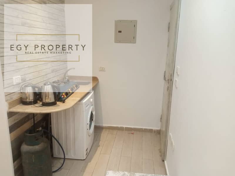 4 77e69bd4-c534-4412-9ad3-fb0e78381f3a. jpg