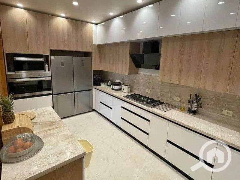 8 61d8bbb7-cd3d-42f1-9446-678b4f4fa072. jpg