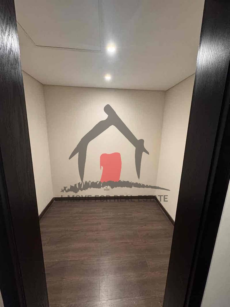 9 fe59eb8f-272a-4103-bce6-34bbba7f4118. jpg