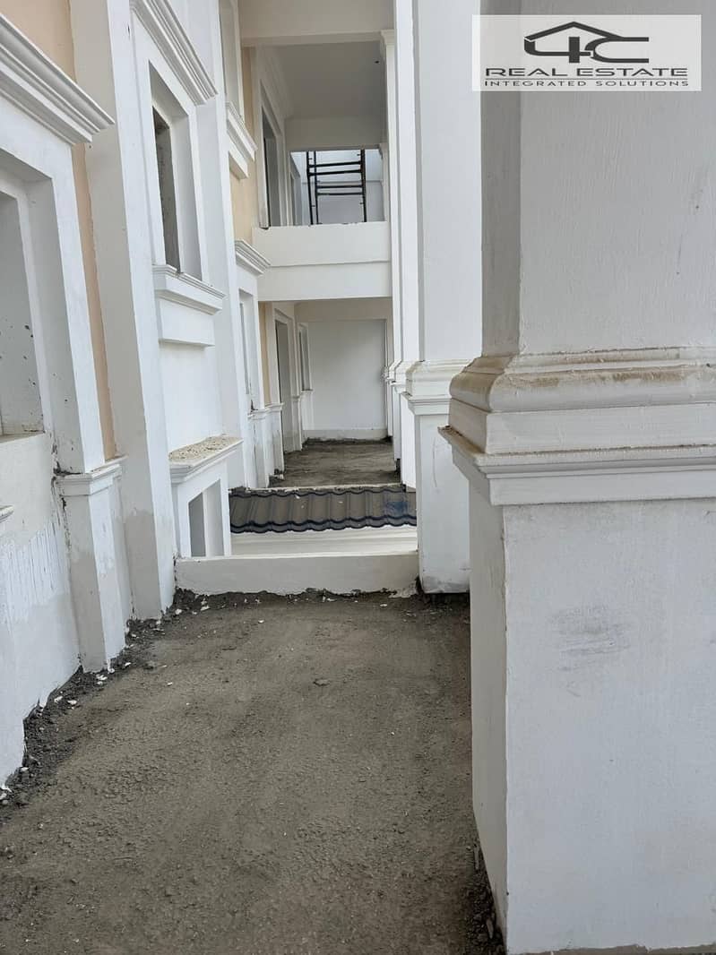 4 WhatsApp Image 2025-12-22 at 20.44. 49 (1). jpeg