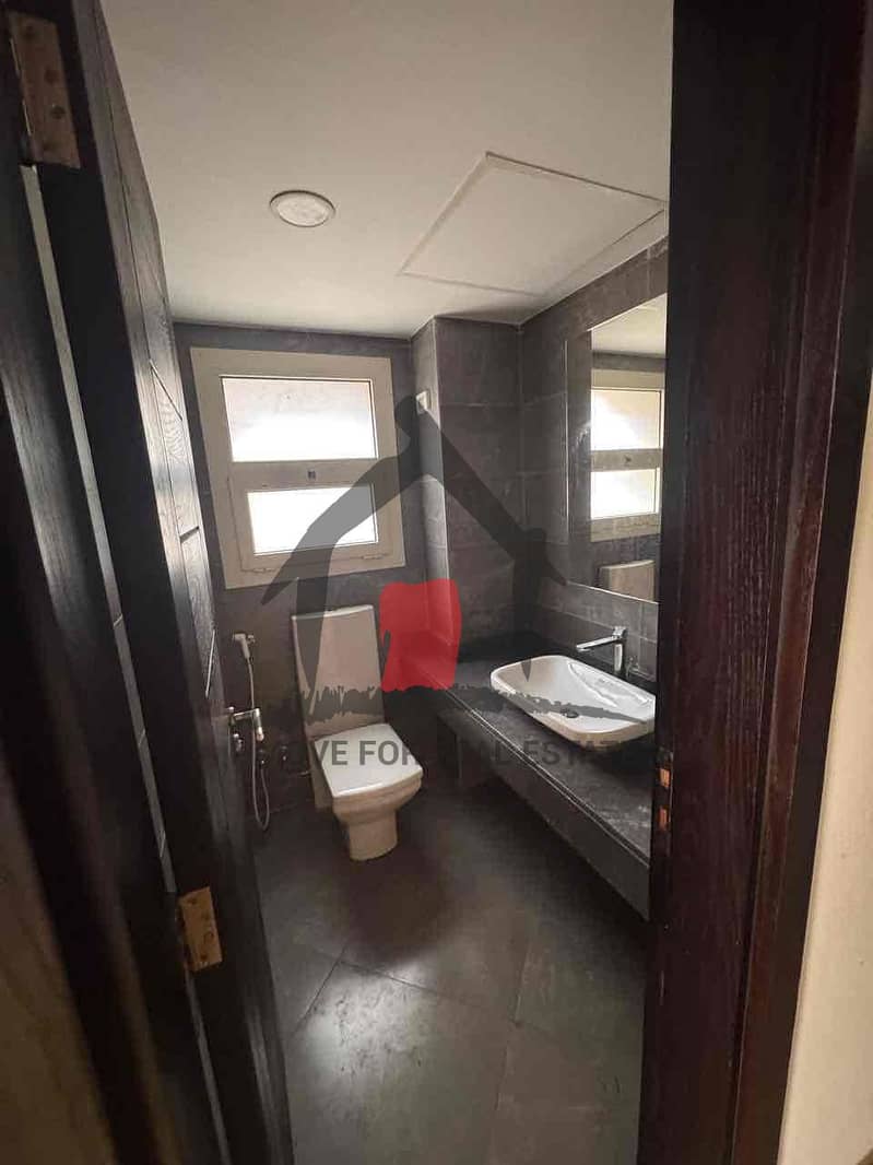 10 ab58dc1c-eb18-4b9b-a311-fab3ee77c77a. jpg