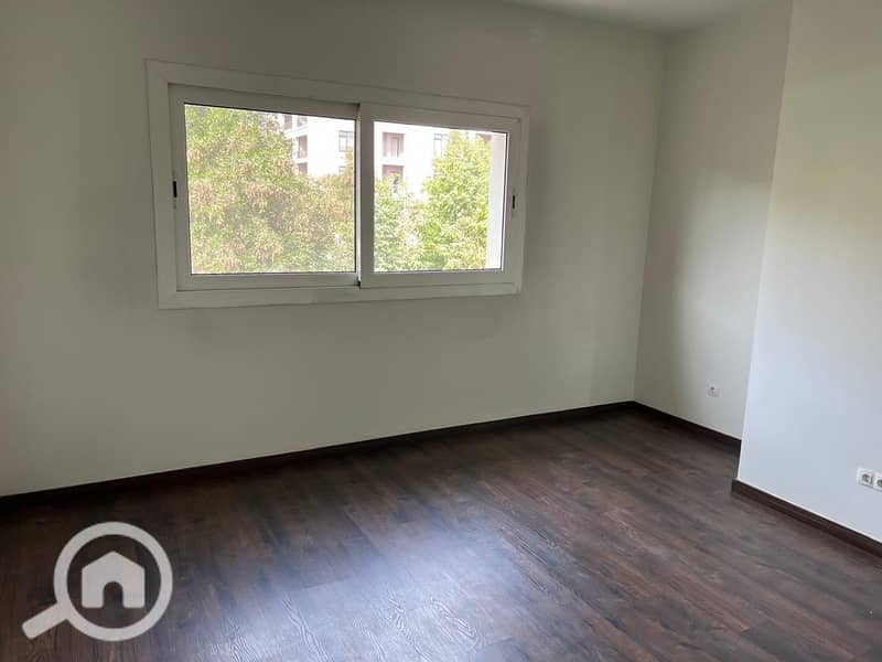 10 WhatsApp Image 2025-12-22 at 22.11. 34. jpeg